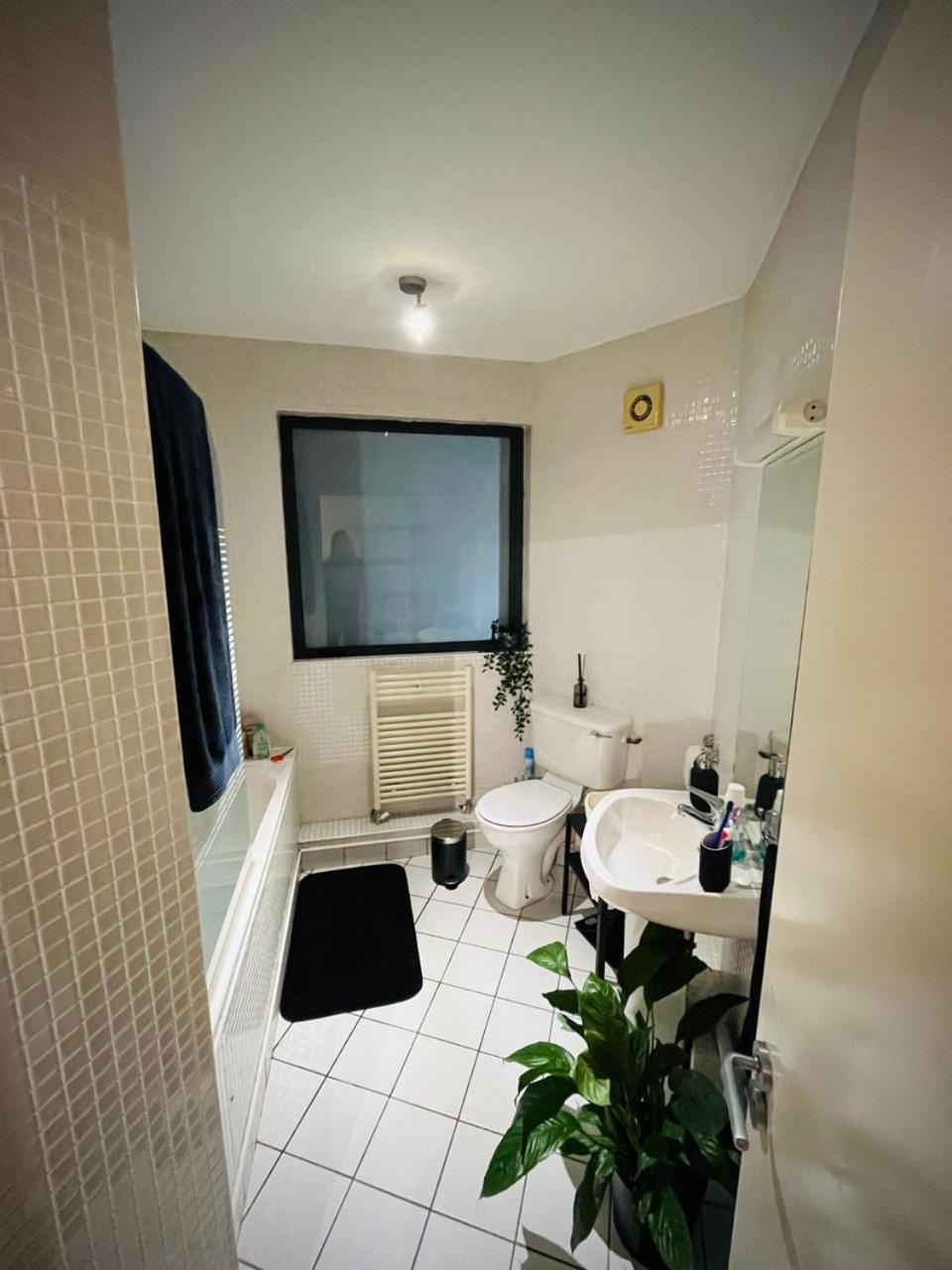 Dorm Room 5-6 People Shared Bathroom Outside Room Dublin Eksteriør billede